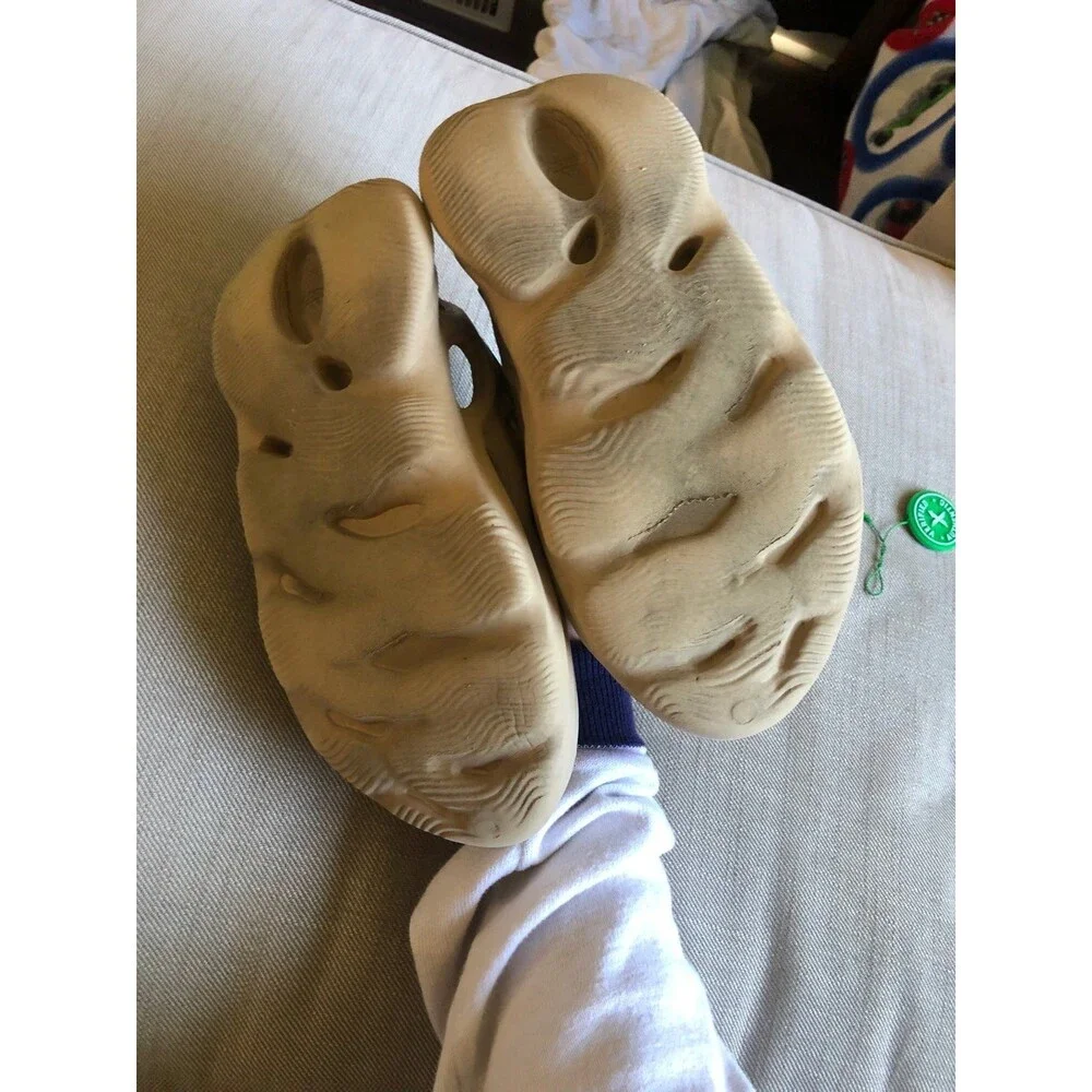 Yeezy Foam RNR Size 9